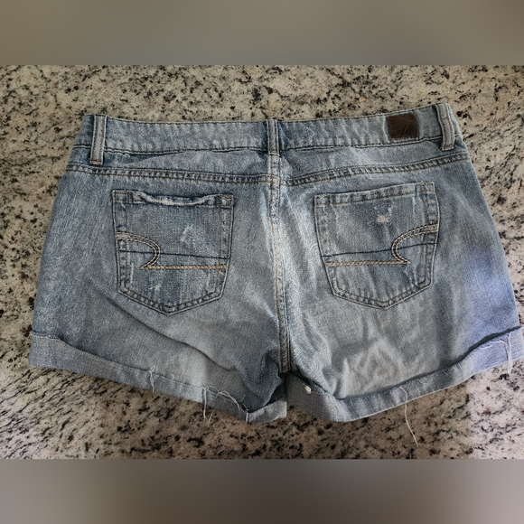 American Eagle (AE) women's Jean shorts size 12 - Picture 3 of 3
